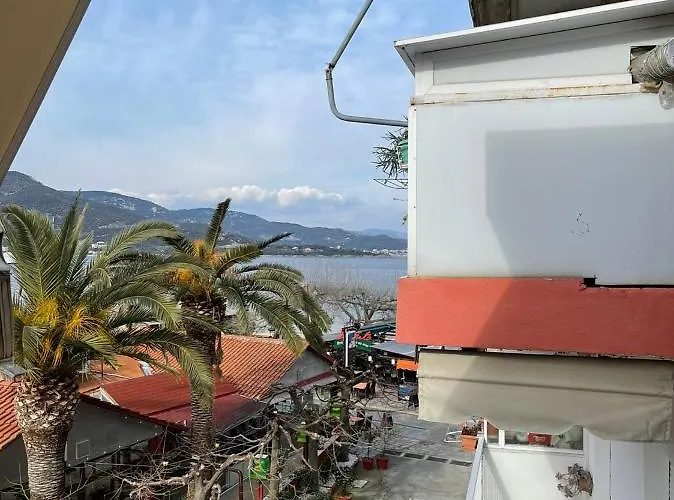 Апартаменты Adrianos House By The Sea *